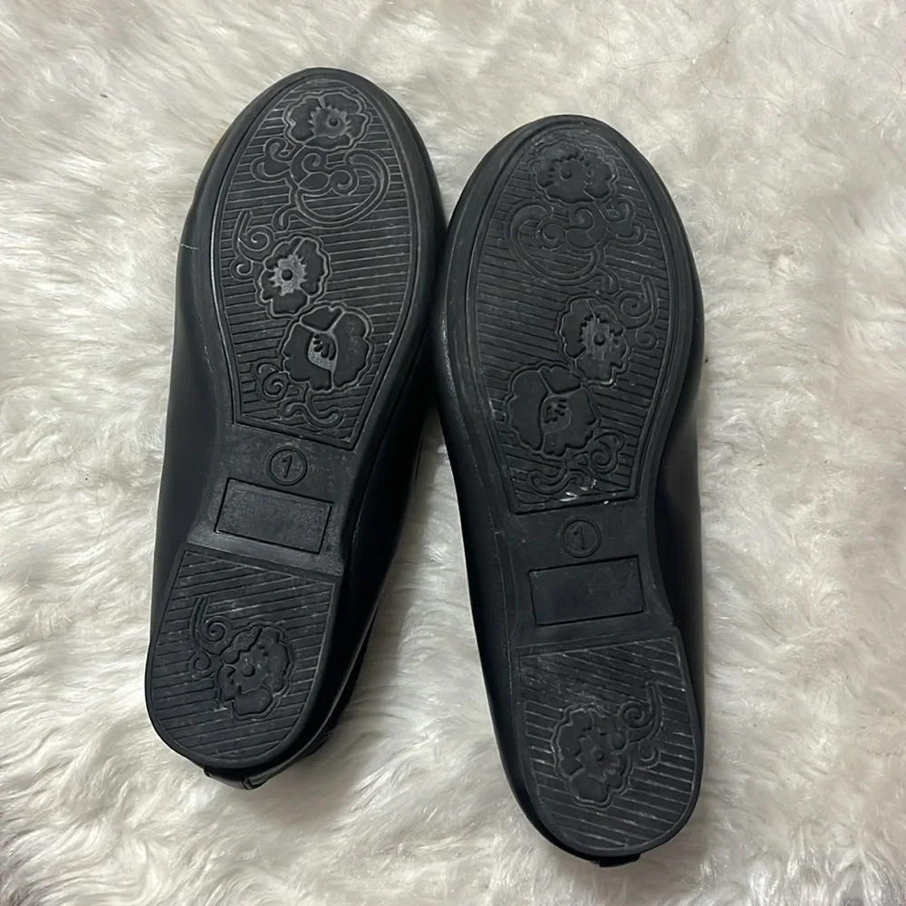 SO Girls Black Leather Ballet Flats Shoes Sz 1